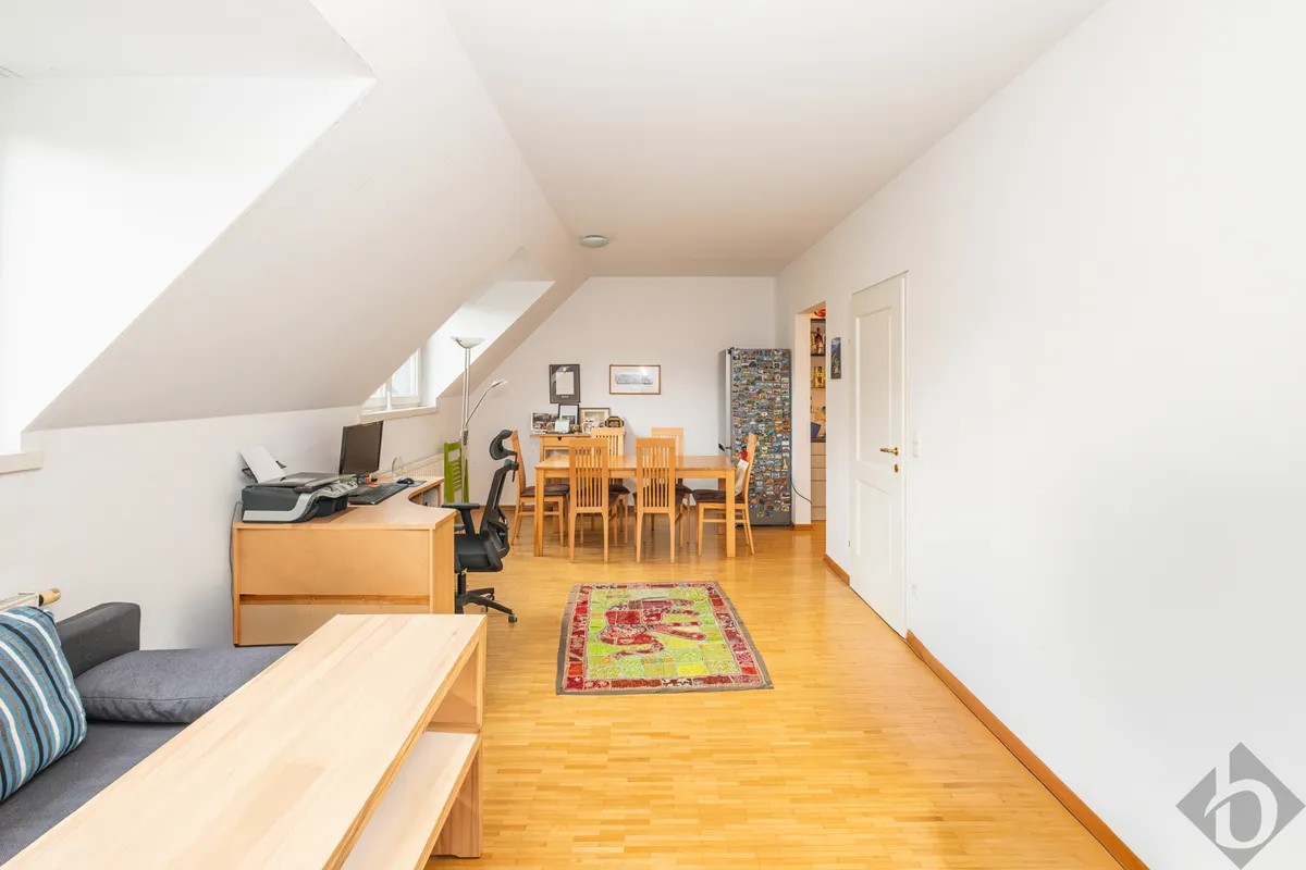 Traumlage Freisaal: Gepflegte Zweizimmerwohnung im Dachgeschoss - Ansicht 2