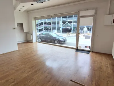 2-Zimmer-Gewerbeimmobilie mieten in Baden – 126 m², € 830 – Bild 2 von 5
