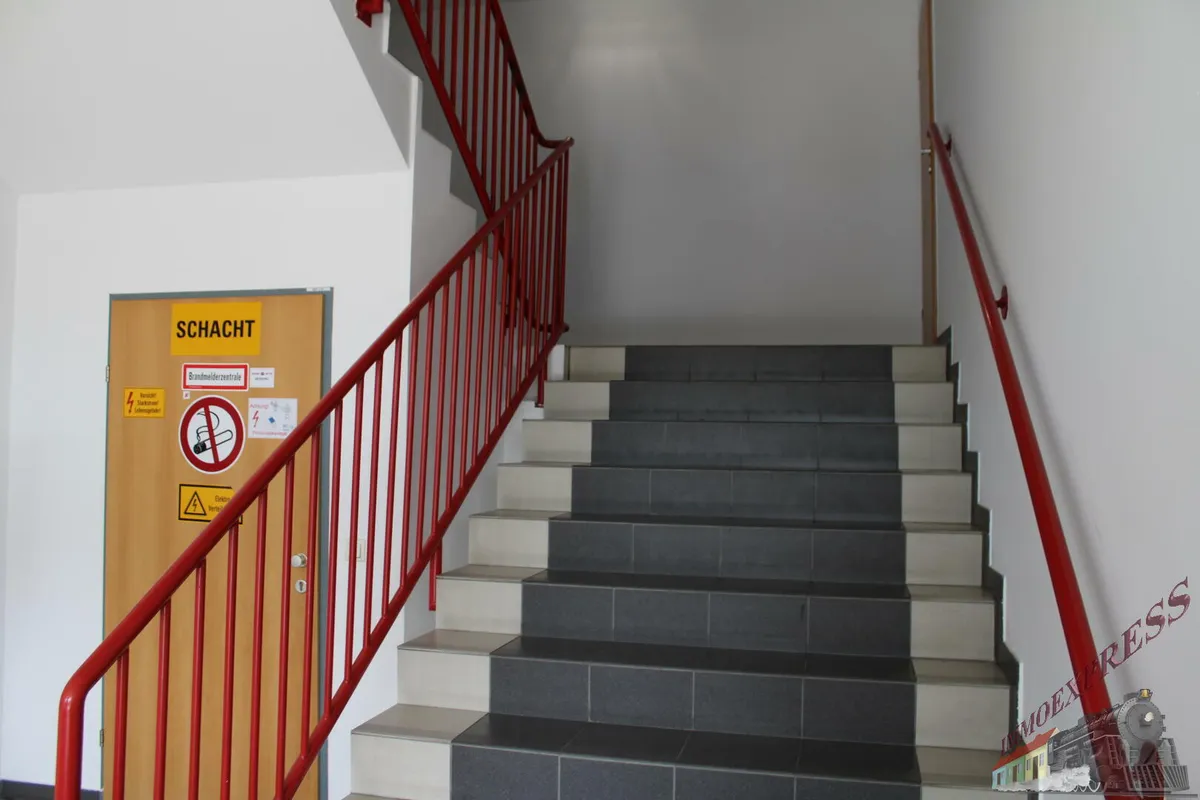 Gut gelegenes modernes Büro mit 33  m² - EUR10,00/m² - sofort verfügbar! - Ansicht 3