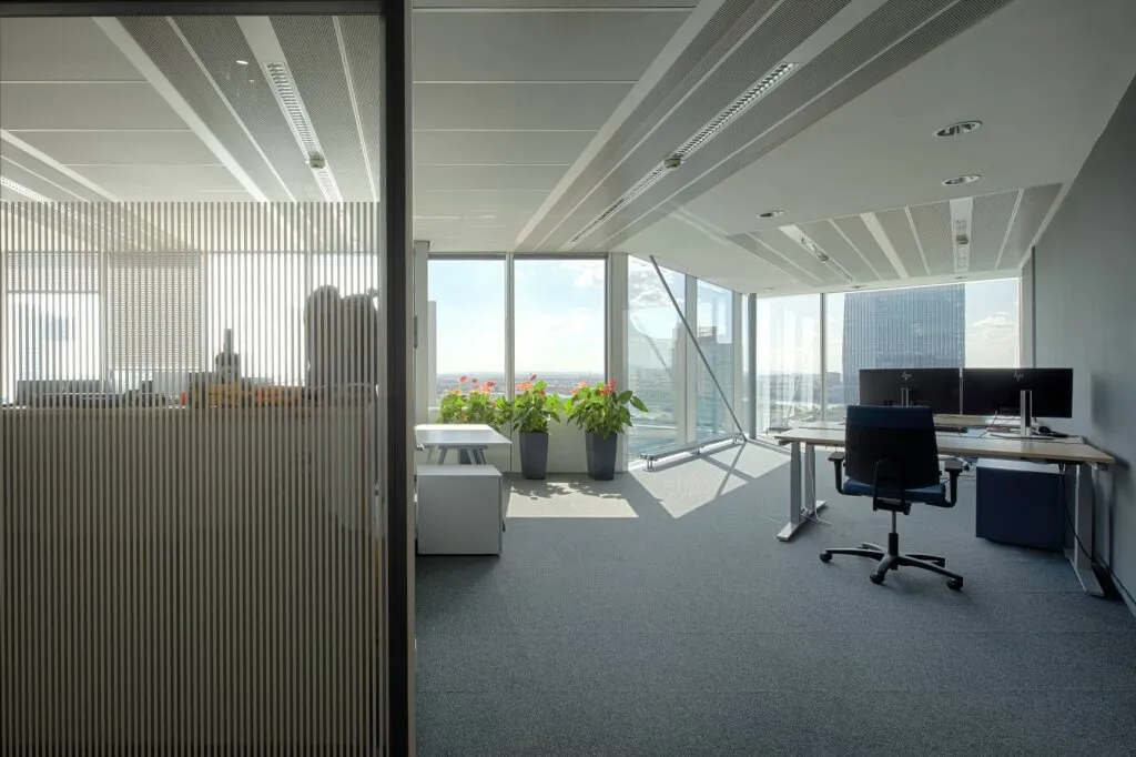 SATURN TOWER BÜRO mit schönem Fernblick - 300 m² im 8. OG – pohled 2