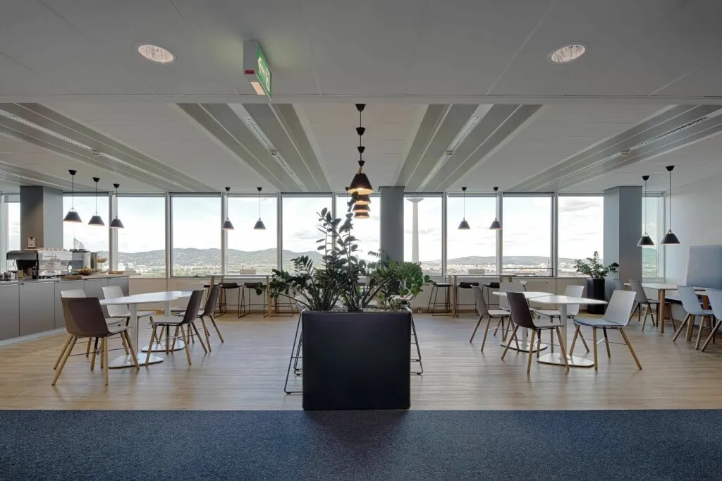 SATURN TOWER BÜRO mit schönem Fernblick - 300 m² im 8. OG – pohled 3