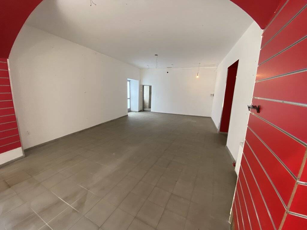Großzügiges Eck-Geschäftlokal in der Klosterneuburgerstraße - Ansicht 2