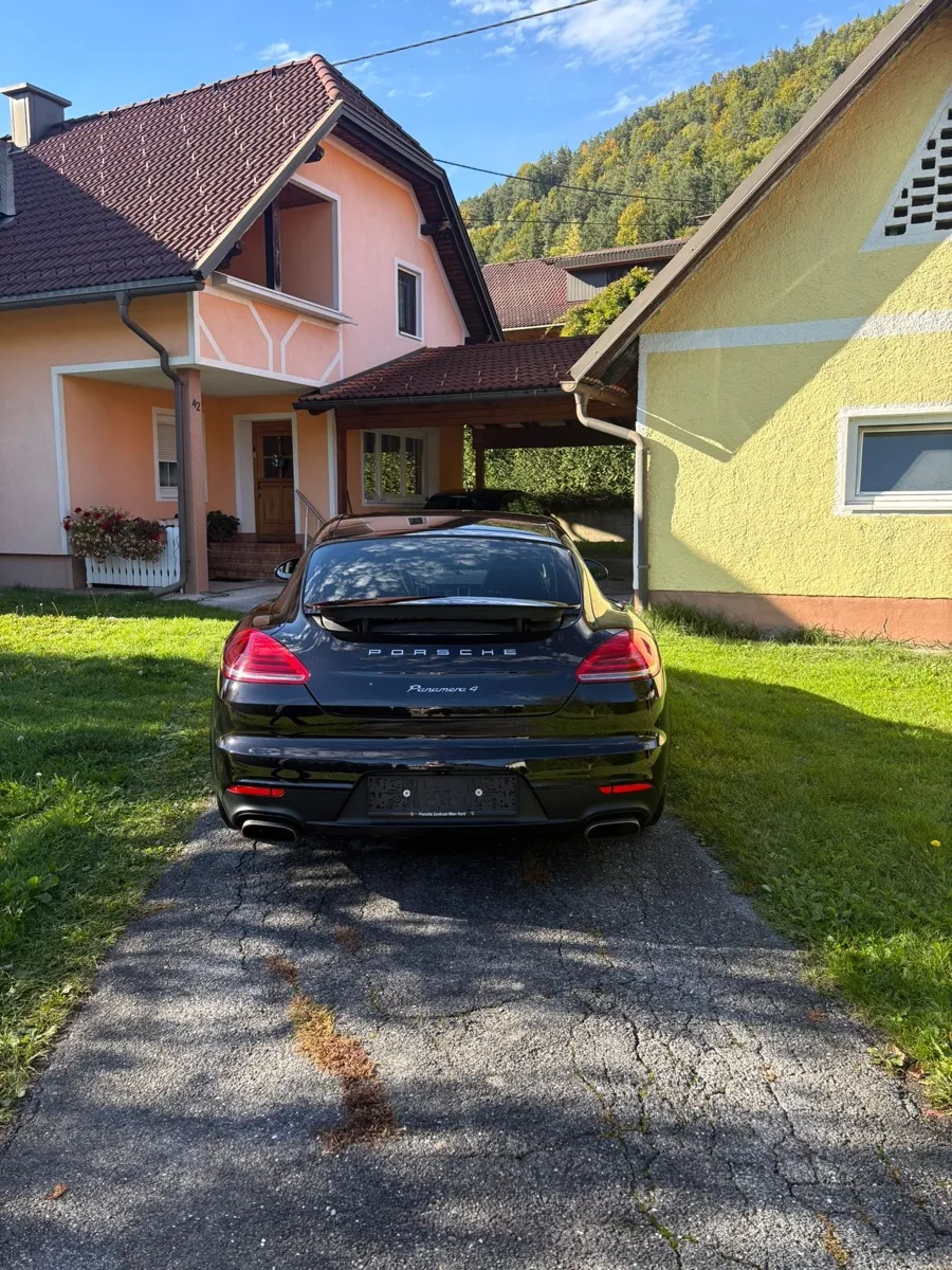 Porsche Panamera 2014 photo 2