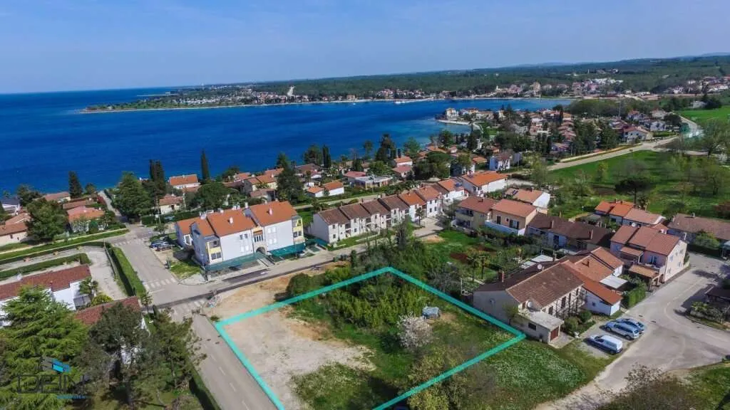 NEU! TRAUMHAFTES BAUGRUNDSTÜCK FÜR EIN HOTEL IN STRANDNÄHE NÄHE NOVIGRAD! - Ansicht 2