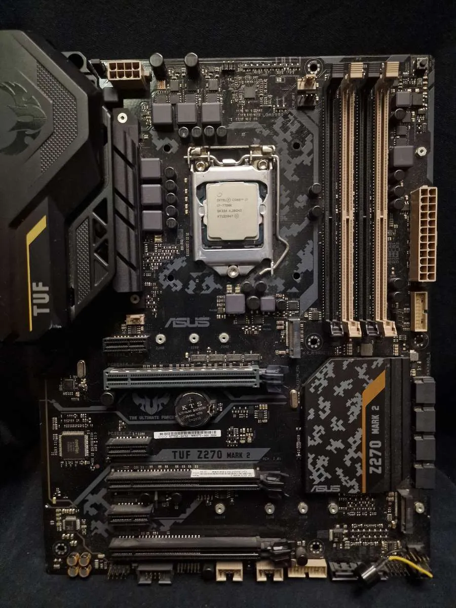 ASUS Z270 マザーボード+Intel i7-7700K ASUS Z270 マザーボード Intel