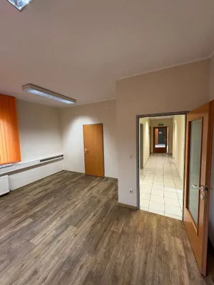 5-Zimmer-Gewerbeimmobilie mieten in Korneuburg – 466 m², € 9.600 – Bild 23 von 35