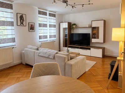 2-Zimmer-Wohnung mieten in Neunkirchen – 50 m², € 703 – Bild 1 von 14