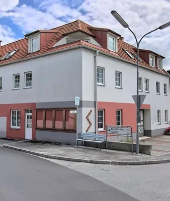 2-Zimmer-Wohnung mieten in Neunkirchen – 50 m², € 703 – Bild 2 von 14