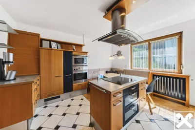 9-Zimmer-Gewerbeimmobilie kaufen in Schwaz – 275 m², € 975.000 – Bild 2 von 15