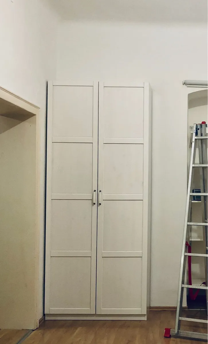 IKEA PAX Kleiderschrank weiß, 100 × 35 × 236 cm, 2-türig, € 70,- (8010 Jakomini)
