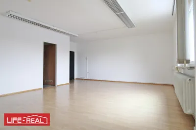 2-Zimmer-Gewerbeimmobilie mieten in Linz Land – 43 m², € 410 – Bild 2 von 7