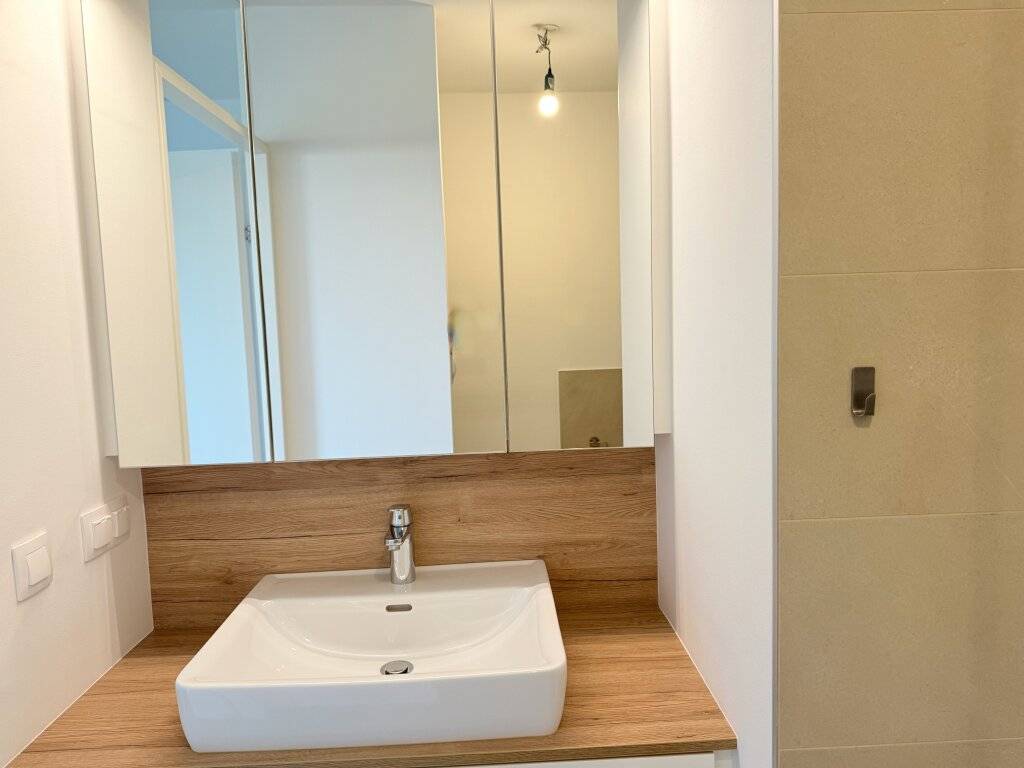 Stilvolle 2-Zimmer-Wohnung mit Dachterrasse und hochwertiger Ausstattung - Ansicht 3