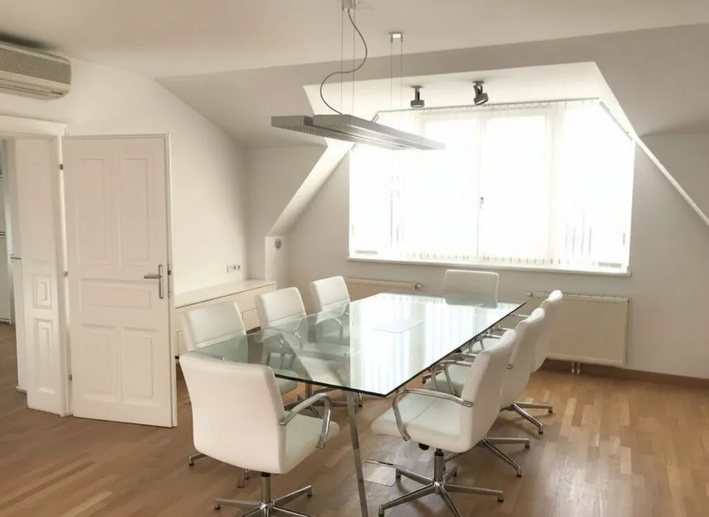 Repräsentatives, klimatisiertes DG-Büro in edlem Stilzinshaus - ALT-HIETZING - Unbefristet. - Ansicht 2