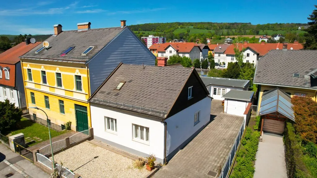 Mehrfamilienhaus mit großem Grundstück und vielseitigen Nutzungsmöglichkeiten in Berndorf, Berndorf
