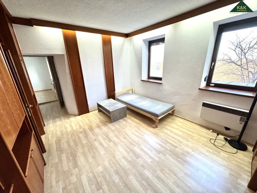 2,5 ZIMMER WOHNUNG MIT VIEL STAURAUM - PROVISIONSFREI - Ansicht 2