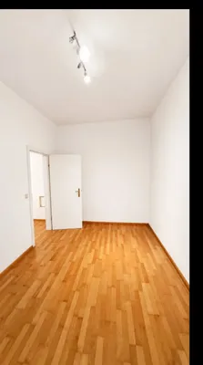 Moderne 2-Zimmer-Wohnung mit Parkplatz im 11. Bezirk in angenehmer Lage direkt hinter dem Eingangstor zum evangelischen Friedhof Simmering – Bild 2