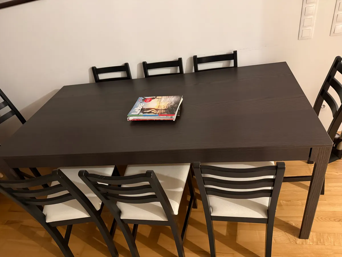 Ikea Esstisch und 8 Stühle Set 250. -, € 250,- (1220 Wien)
