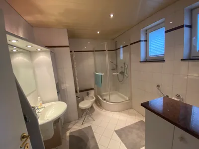 7-Zimmer-Haus mieten in Wels-Land – 182 m², € 1.950 – Bild 9 von 18