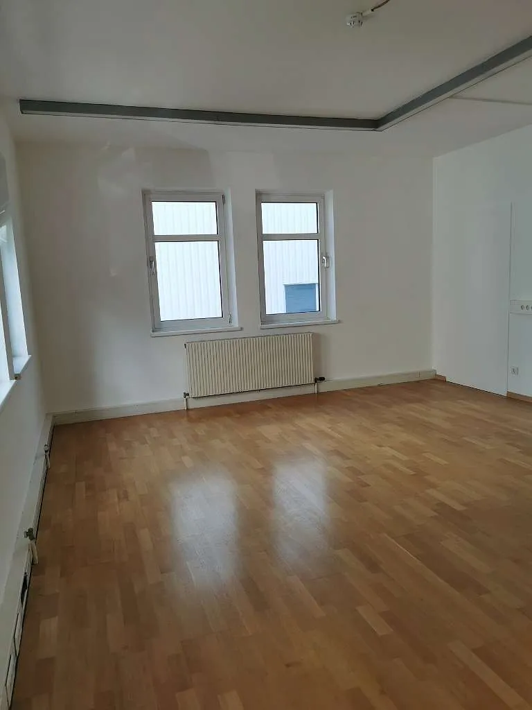 Büro etwa 32 m² ab 01.08.2026 zu vermieten - Bild 3