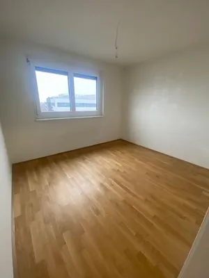 Ab 1.10. - Klimatisierte 1-1/2-Zimmer-Dachgeschoßwohnung mit Fernblick am Genochplatz – Bild 3