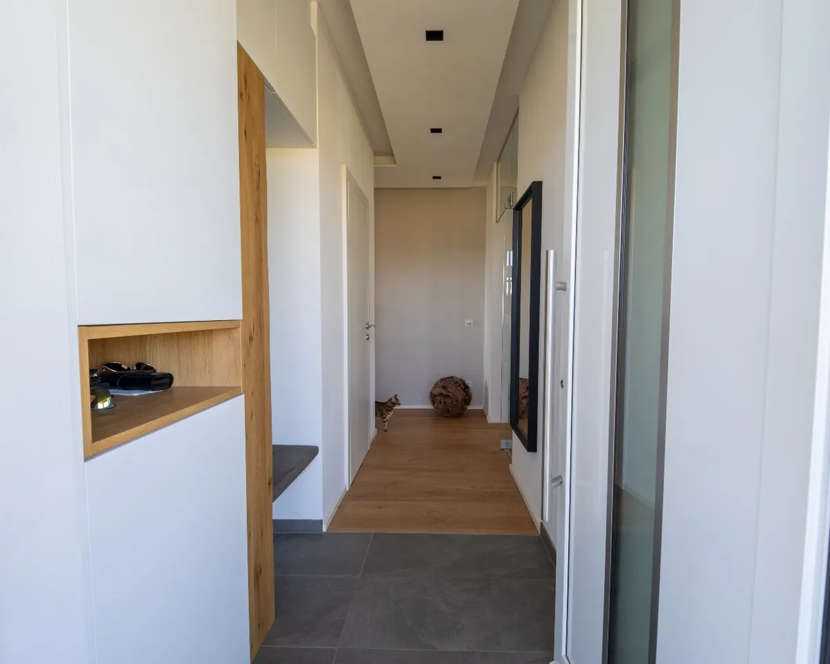 Exklusive 4-Zimmer-Wohnung mit großem Sonnenbalkon, Doppelgarage und unverbaubarem Ausblick ins Mühlviertel - Ansicht 3