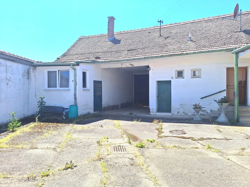 Großzügiges Bauernhaus mit 2 Stadeln, Kammern und Stallungen - Ansicht 3