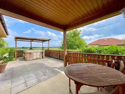 4-Zimmer-Haus kaufen in Neunkirchen – 170,42 m², € 570.000 – Bild 2 von 8