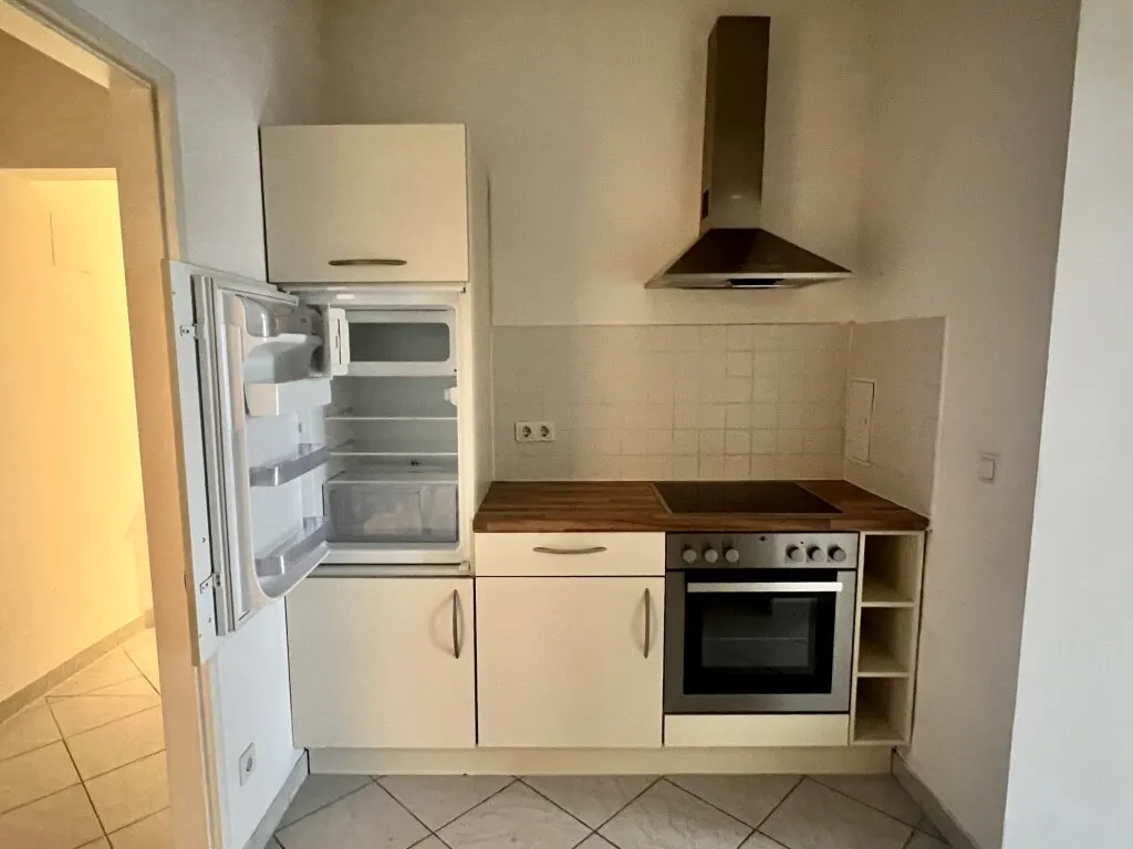 Rohdiamant im Altbau - Wohnung mit viel Charme und Gestaltungsmöglichkeiten - Ansicht 3