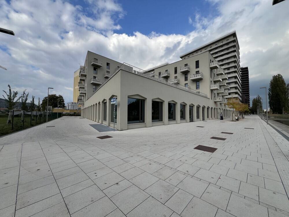 Gewerbefläche mit Blick auf den Park - Ansicht 3