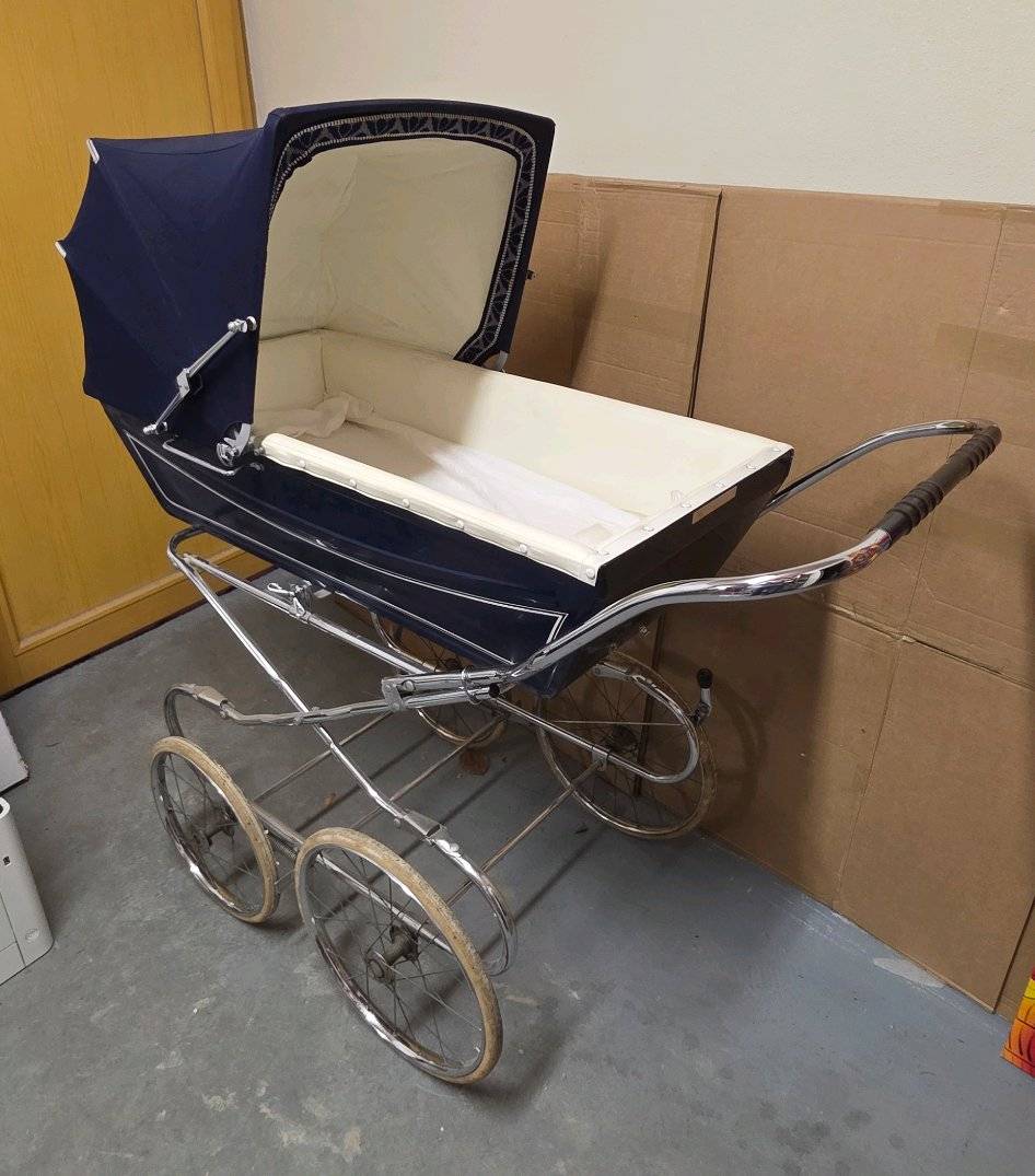 Marmet Navy Pram Kinderwagen Babywagen, Vintage 70er, Nostalgie Gondel,   350,- (2103 Langenzersdorf) - willhaben