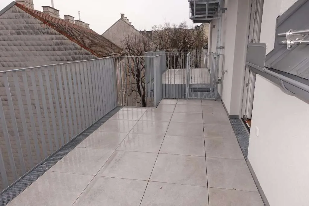 ERSTBEZUG 3 Zimmer DG-Balkon-Neubauwohnung - Ansicht 3