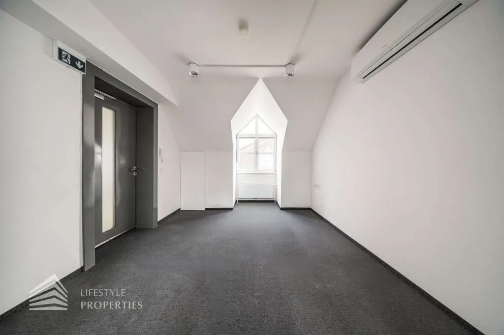 Erstbezug! Renoviertes 4-Zimmer Büro in Toplage – pohled 2