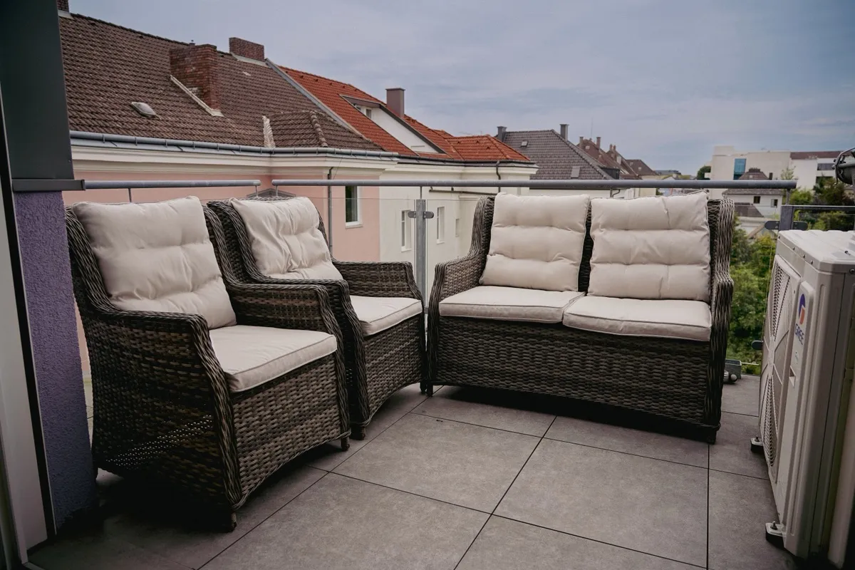 Rattan Lounge / Sitzgarnitur für Balkon, Terrasse oder Garten - wenig gebraucht, € 140,- (4600 Wels)