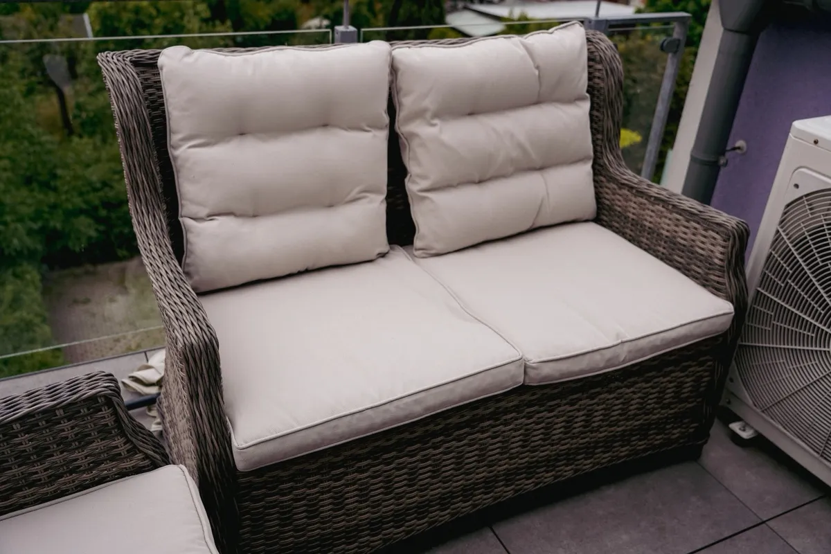 Rattan Lounge / Sitzgarnitur für Balkon, Terrasse oder Garten - wenig gebraucht, € 140,- (4600 Wels)