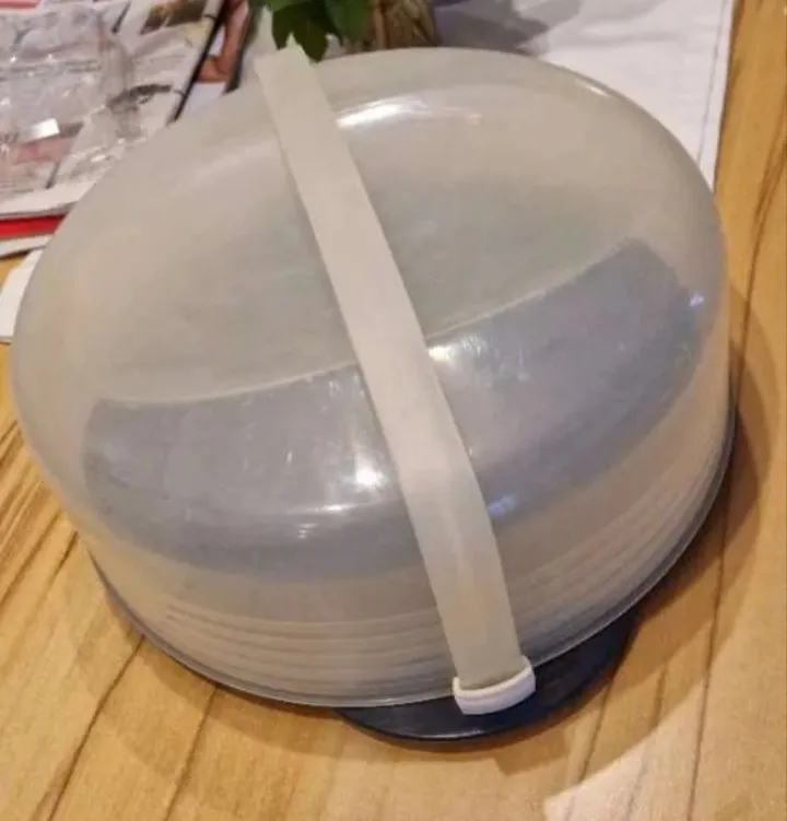 Tupperware Torten Behälter, € 10,- (1020 Wien)