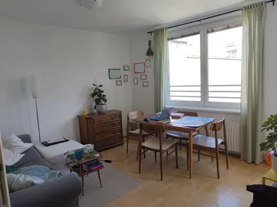 Ab 15.10. - Halbgasse - Hofseitige, ruhige, 1-1/2-Zimmer-Singlewohnung mit Balkon in Top-Lage 1070 Wien
