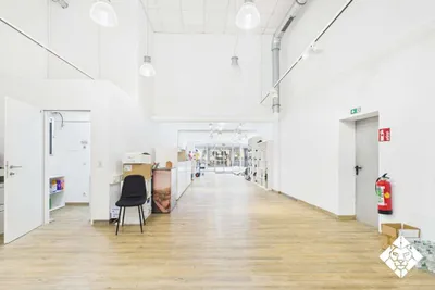 2-Zimmer-Gewerbeimmobilie mieten in Kufstein – 330 m², € 4.500 – Bild 4 von 11