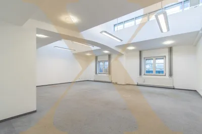 Gewerbeimmobilie mieten in Linz – 489 m², € 4.649