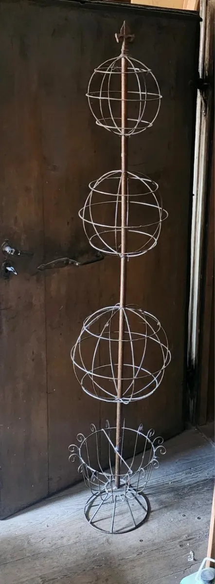 Grosses Metall deko Teil Ständer Verkaufsständer Gartendeko schmuckständer rusty style Rankhilfe ca 1,80 hoch, € 39,- (8794 Hafning)