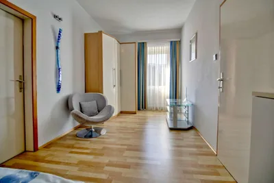 8-Zimmer-Gewerbeimmobilie kaufen in Sankt Veit an der Glan – 300 m², € 285.000 – Bild 10 von 11
