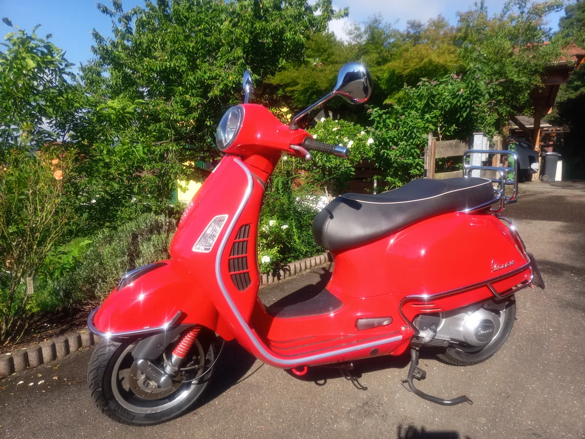 Vespa GTS
