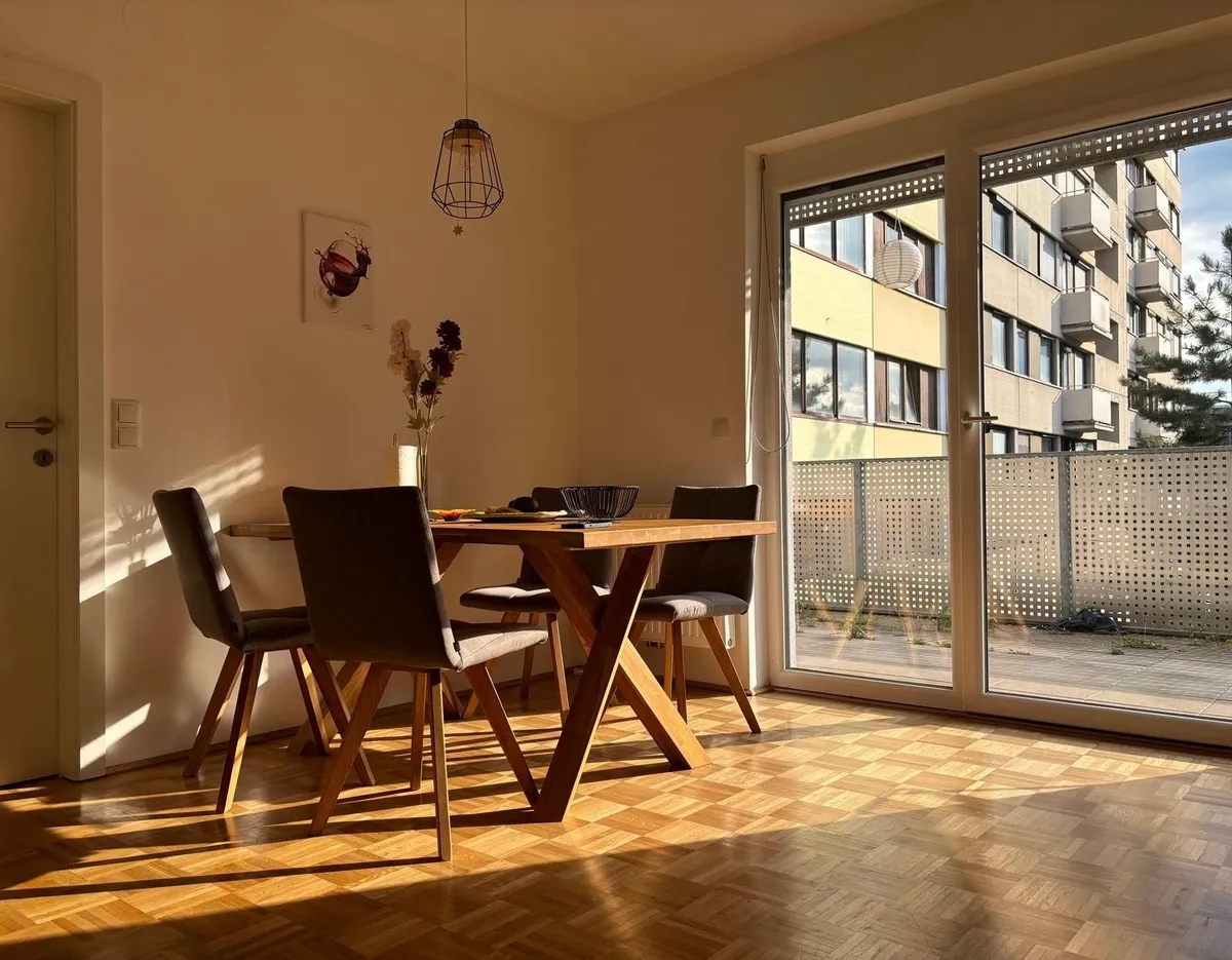 Großes Zimmer in 3er WG MIT großzügigem Balkon am Lendplatz - Widok 2
