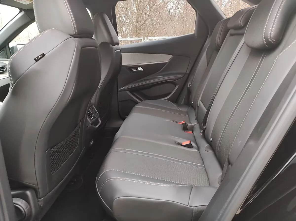 Peugeot 3008 GT Blackline 136PS 1.2 Hybrid – Bild 5