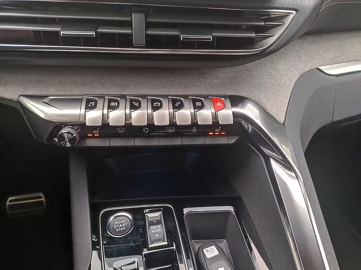 Peugeot 3008 GT Blackline 136PS 1.2 Hybrid – Bild 9