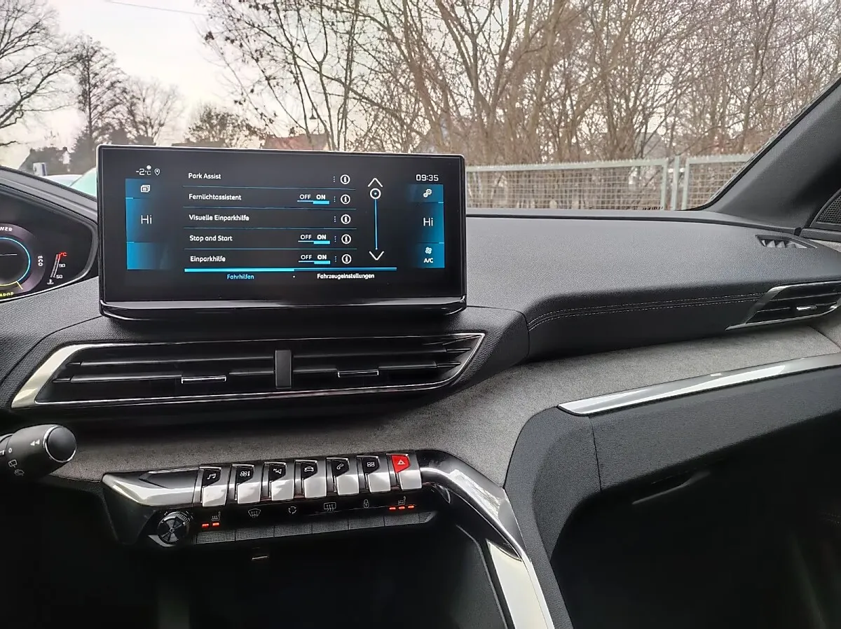 Peugeot 3008 GT Blackline 136PS 1.2 Hybrid – Bild 12