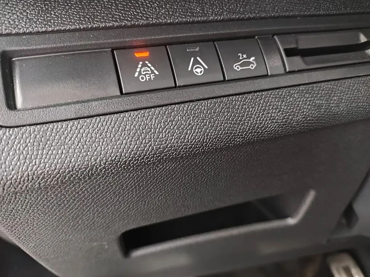 Peugeot 3008 GT Blackline 136PS 1.2 Hybrid – Bild 6