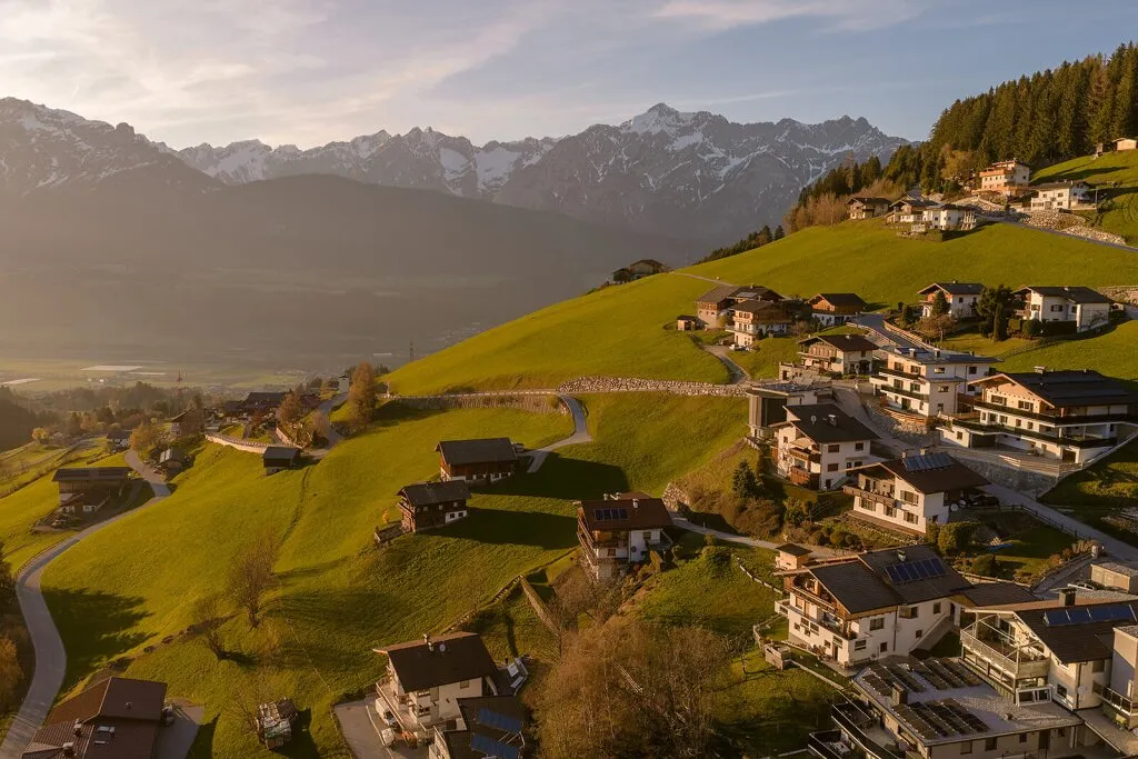 Baugrundstück am Weerberg - Ruhe, Natur und Lebensqualität