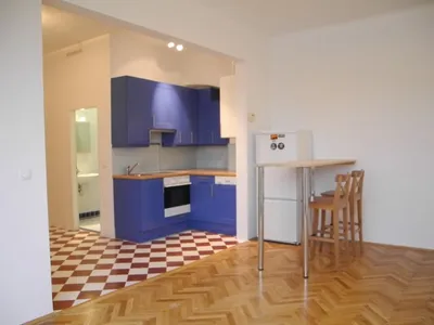 Charmantes Atelier-Apartment beim Arenberg Park
