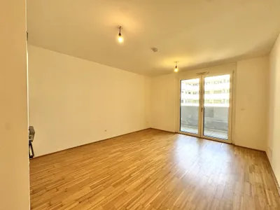 3-Zimmer mit hofseitiger Loggia an der Dresdner Straße – Bild 3
