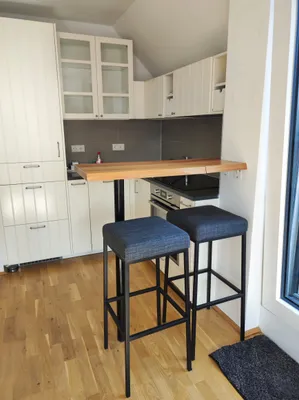 Dachgeschoßwohnung mit zweistöckiger Dachterrasse, INKL. Tiefgaragenplatz – Bild 3